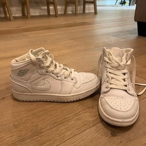 Air Jordan 1 Mid GS Triple White